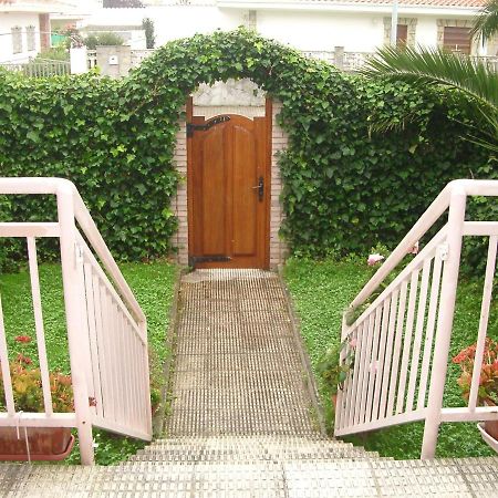 Adosado Con Piscina Y Jardin En Laredo A 100 Mtrs De La Playa Villa Exterior photo